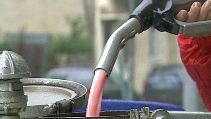 «Καίγονται» δύο μισθοί για θέρμανση – 310 ευρώ περισσότερα θα πληρώσει μια τετραμελής οικογένεια